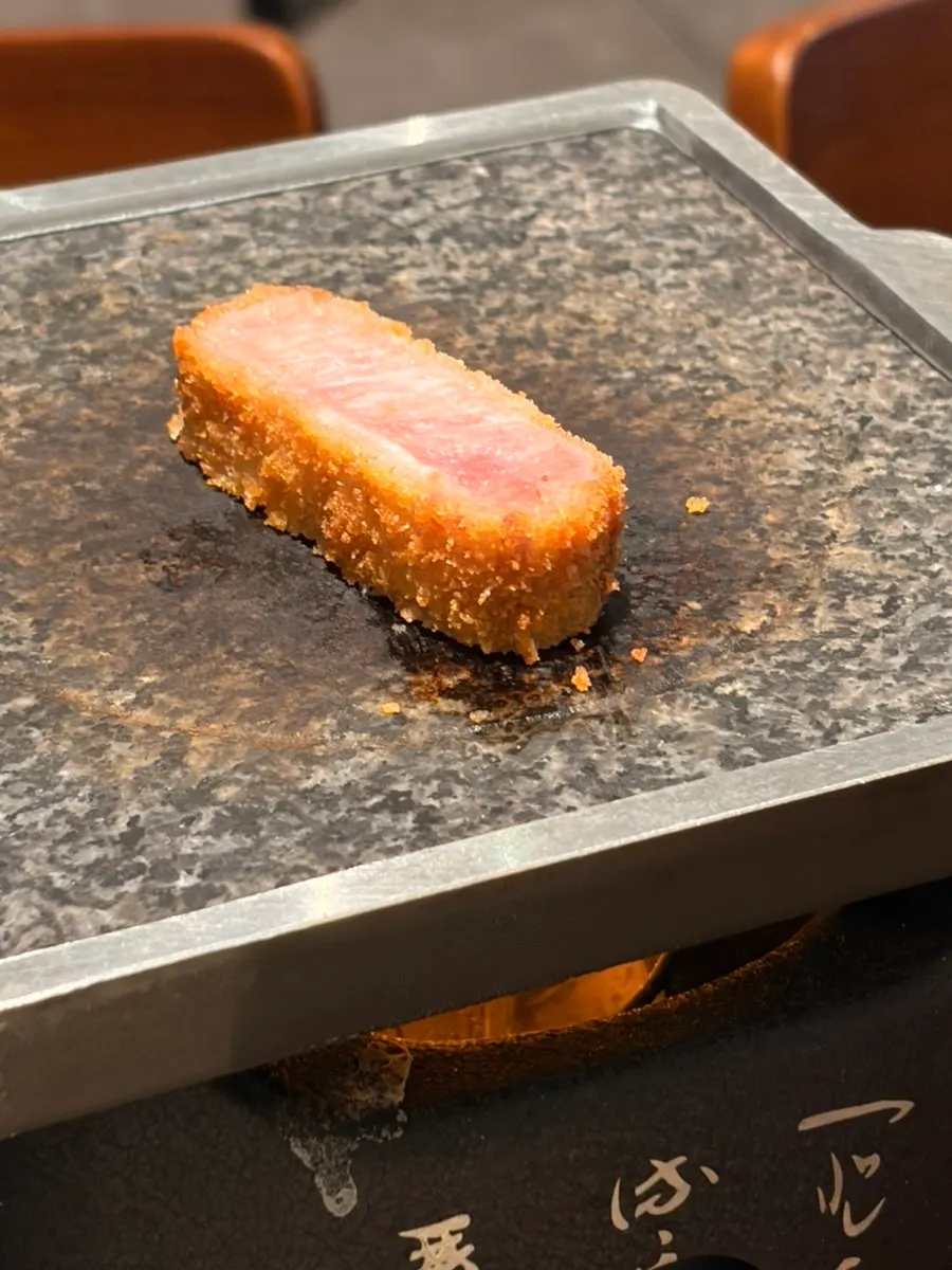Sirloin gyukatsu placed on the brazier