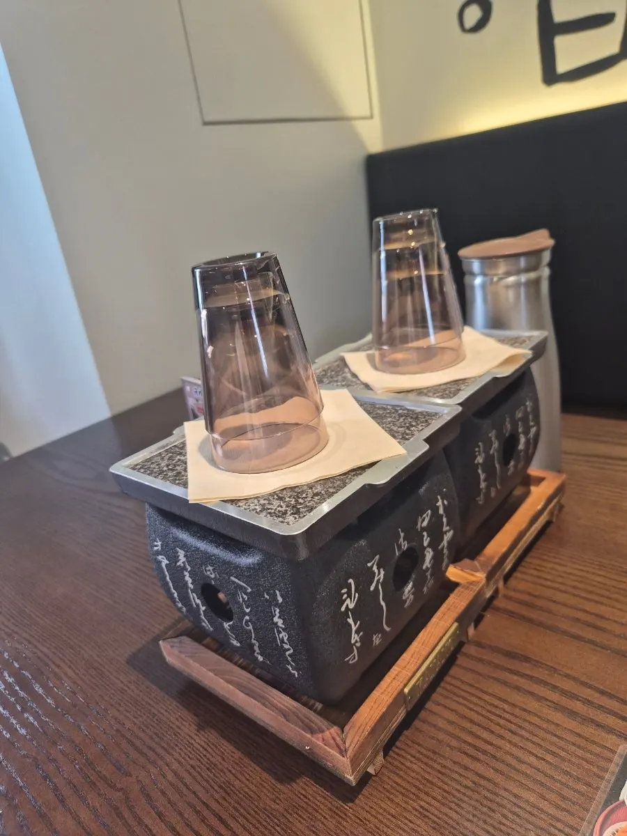 Mini brazier set up at the table