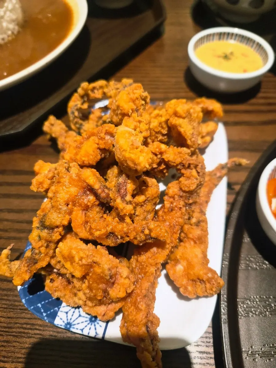 감자고로케와 단호박 튀김이 올라간 포테토카레