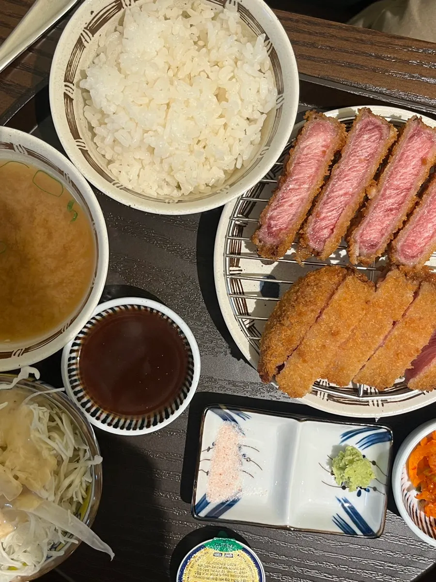 Table set with tenderloin and sirloin gyukatsu