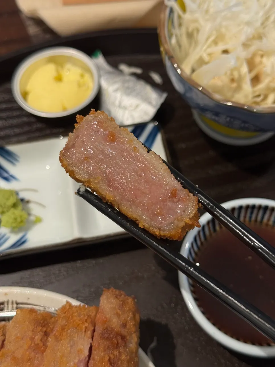달궈진 미니 화로 돌판과 규카츠