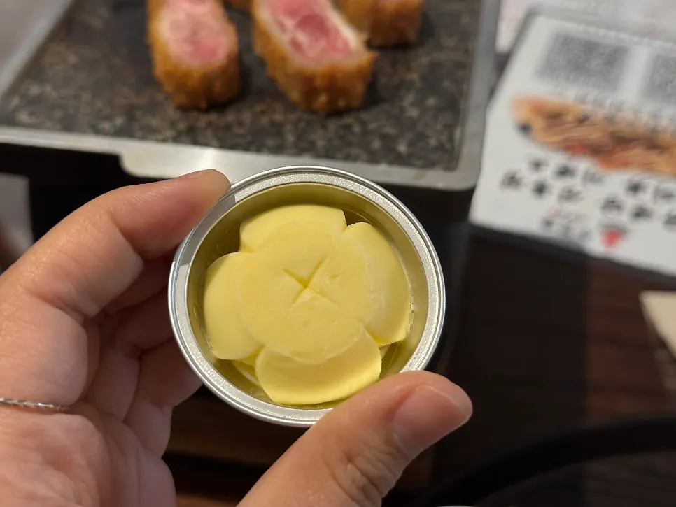돌판에 올려 굽는 안심 규카츠
