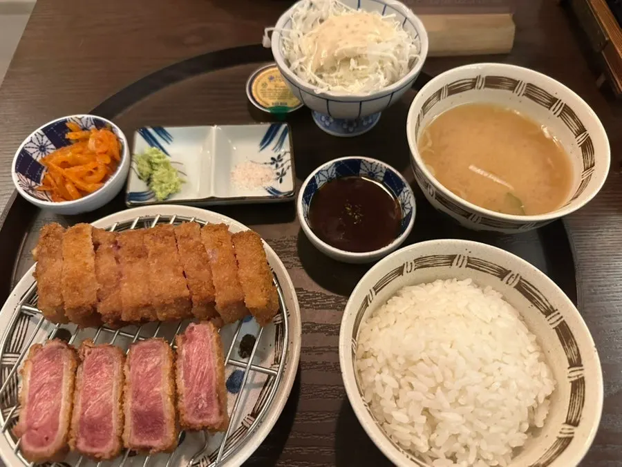 Menu listing gyukatsu and omurice