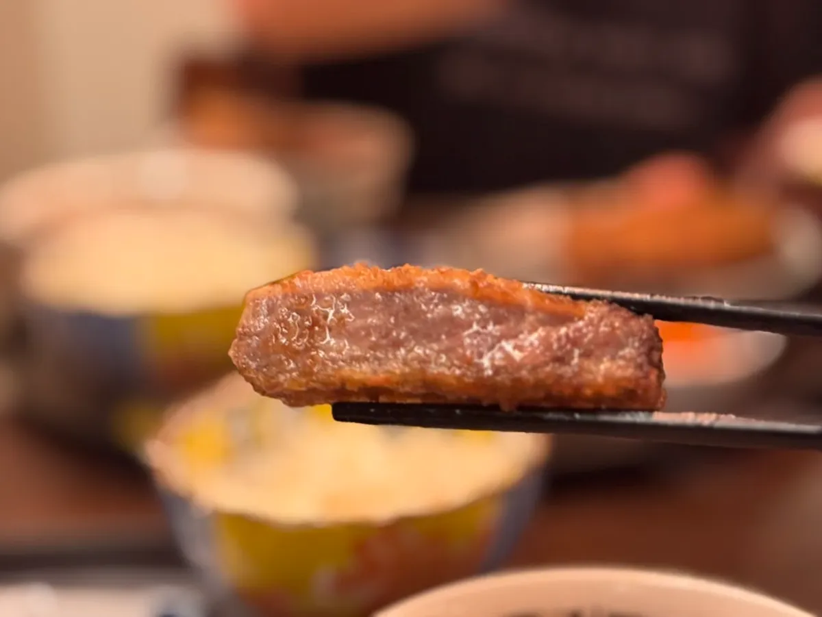 Striploin beef katsu dipped in special sauce with rice