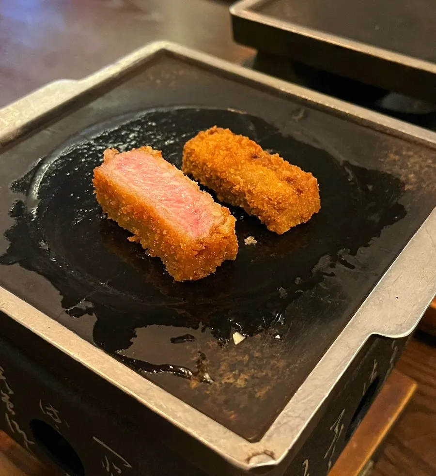 Tenderloin gyukatsu placed on the mini grill