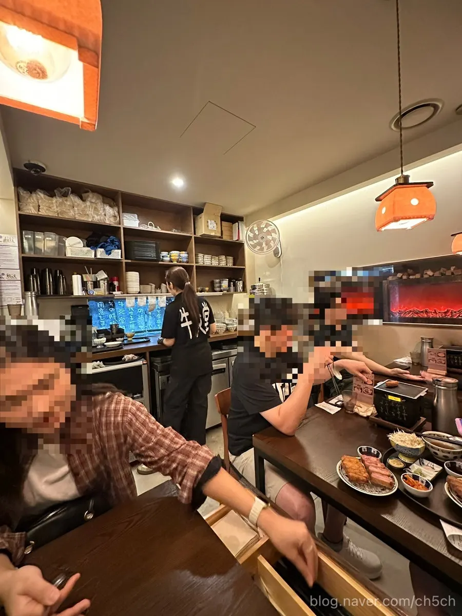 Japanese-style decor accents at Gyuen Dang Seongsu Main Branch