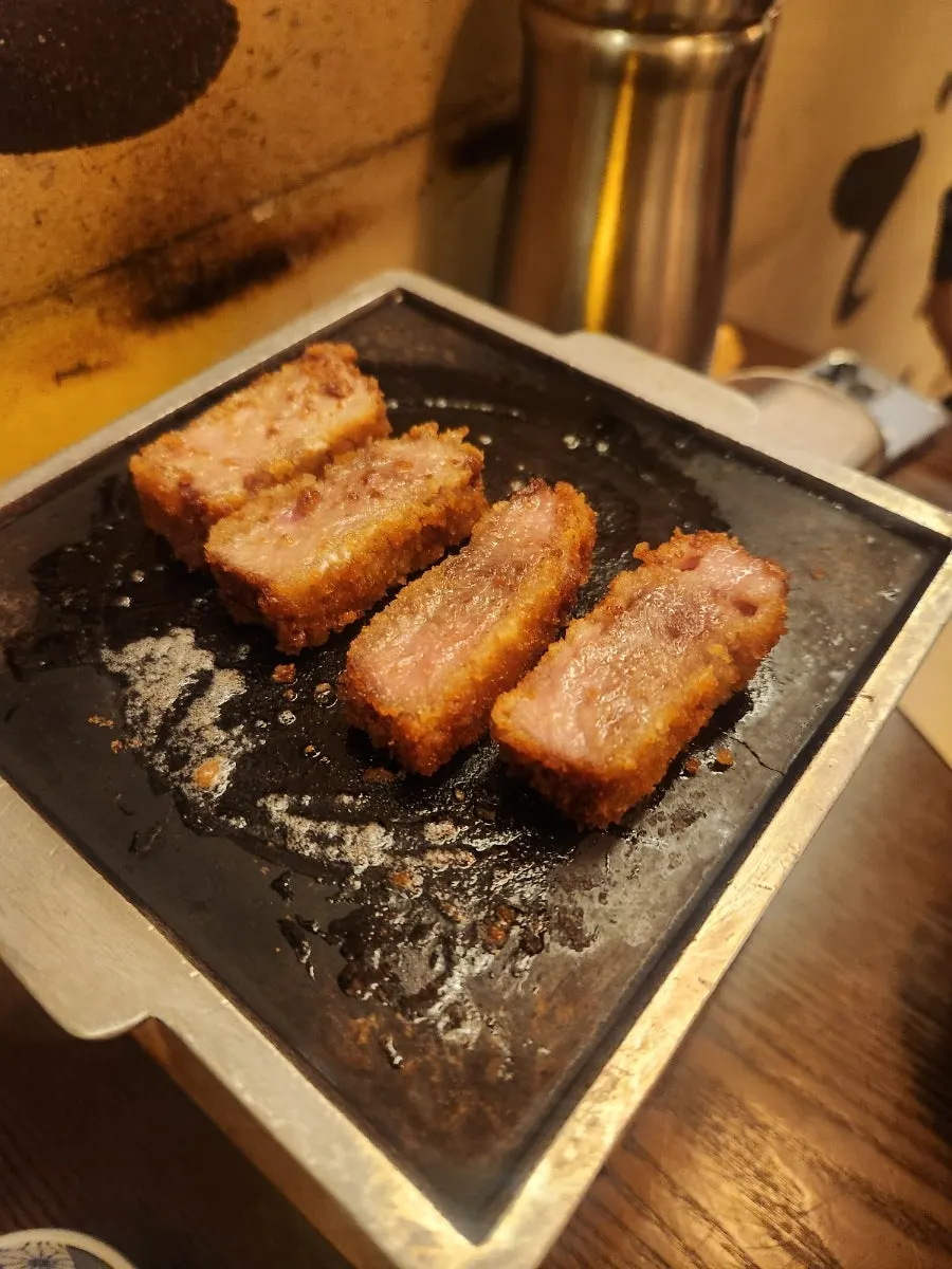 앞뒤 15초씩 구운 규카츠 단면