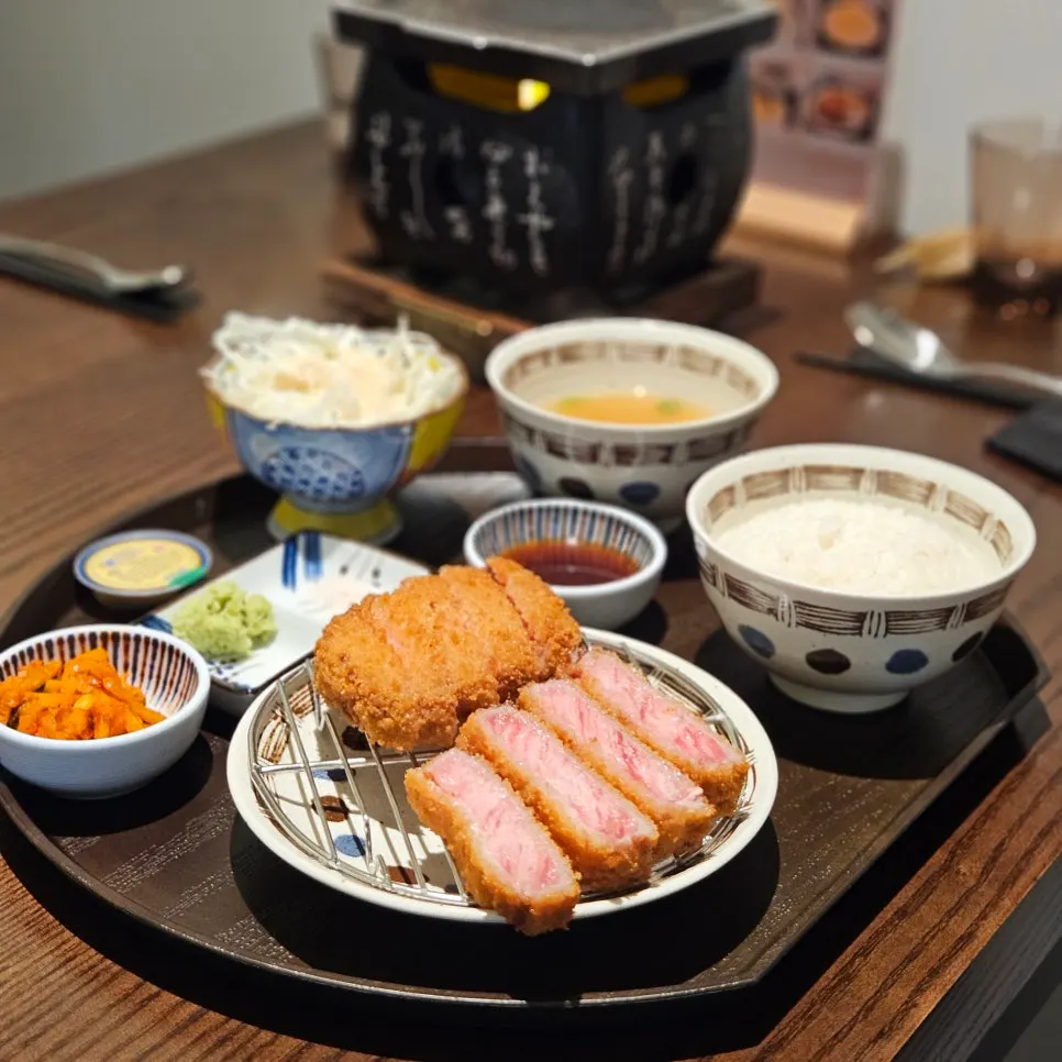 Cross-section of the sirloin gyukatsu meat