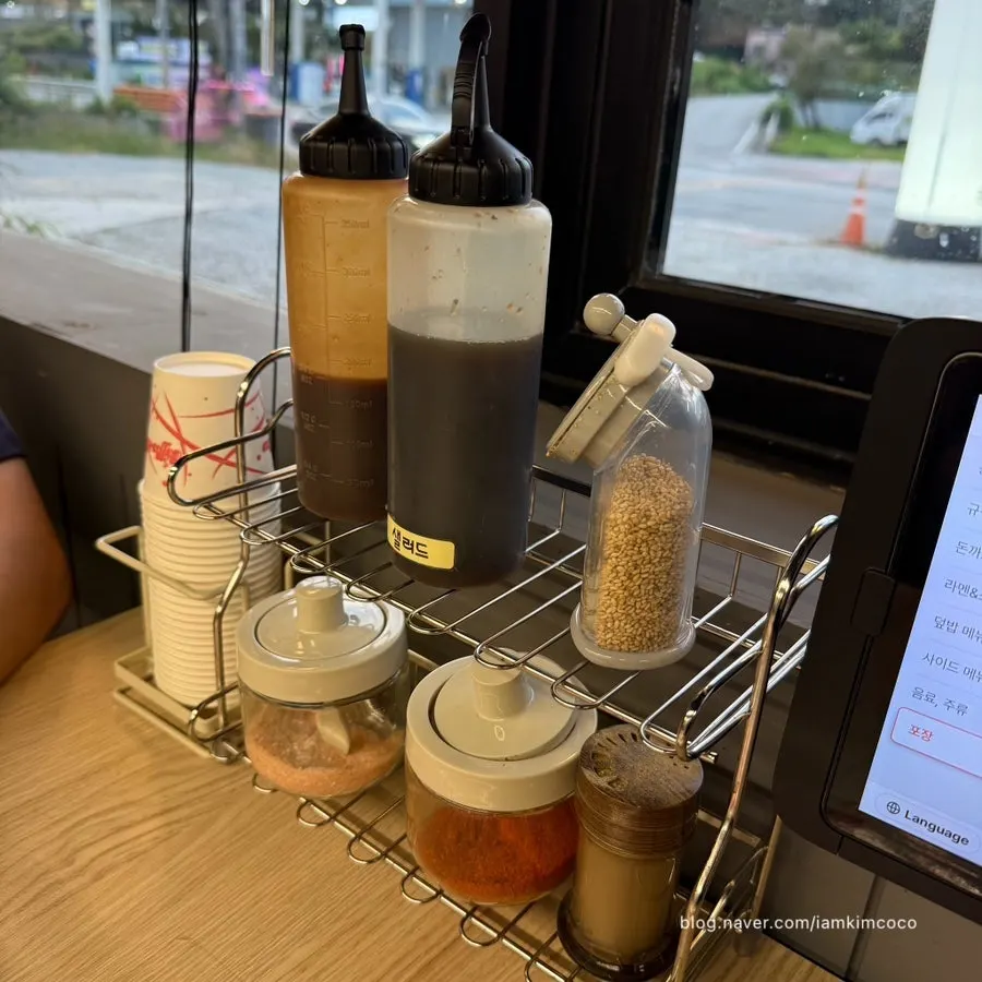 Tonkatsu sauce and seasonings prepared at the table