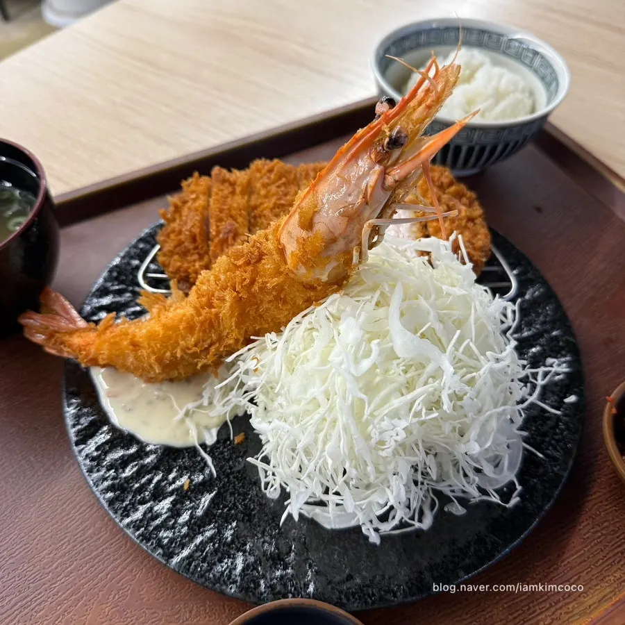 Close-up of the large shrimp cutlet