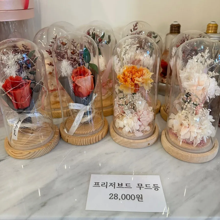 Preserved flower mood lamp