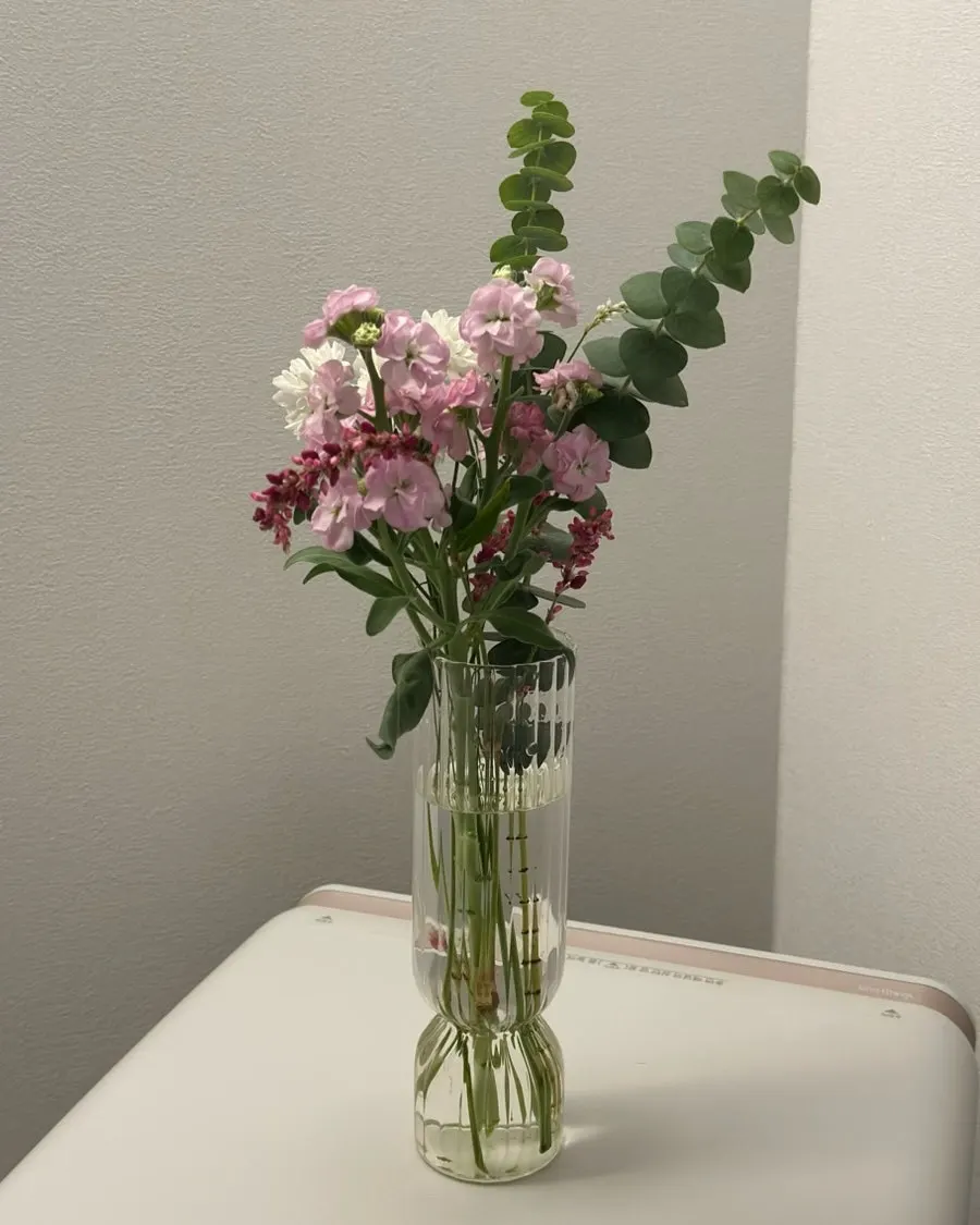 The S-size bouquet filling two vases