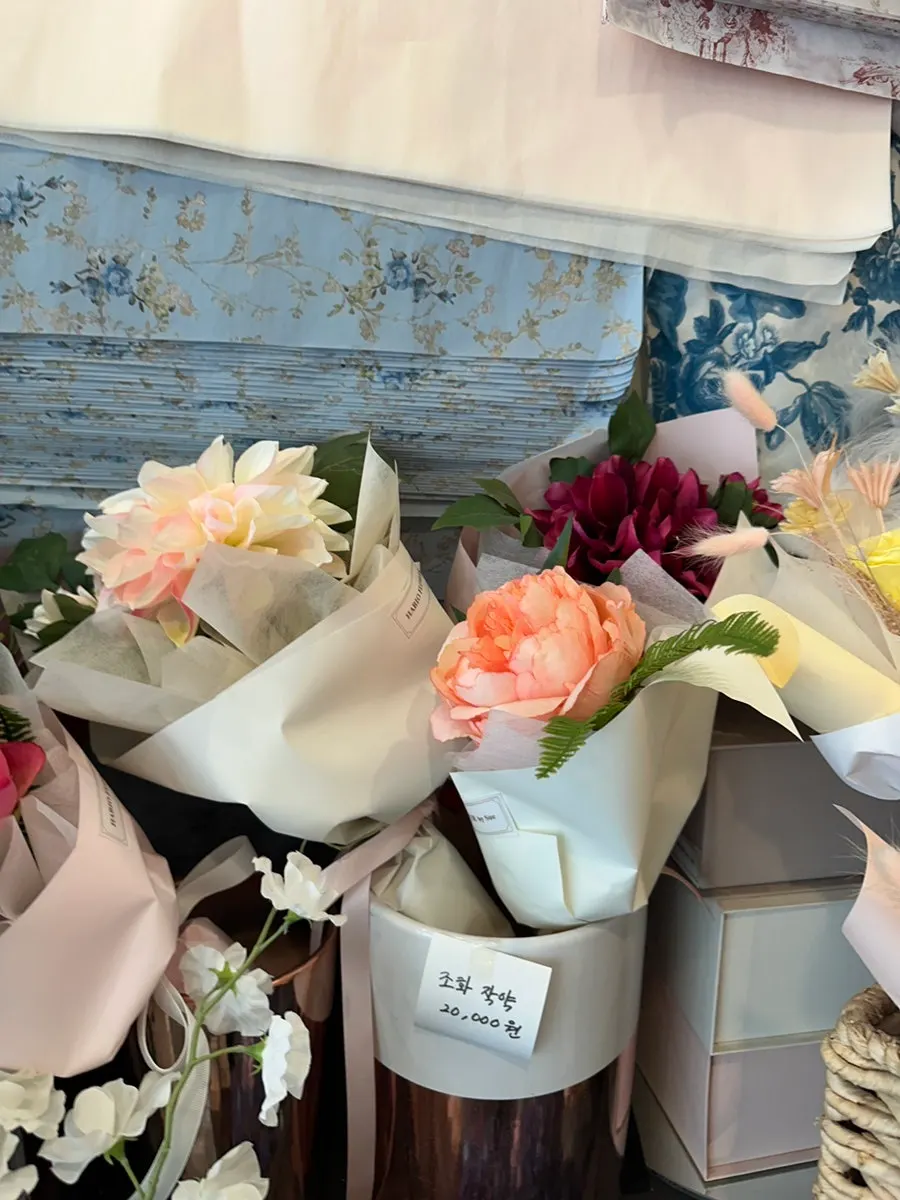 Flower products organized by color