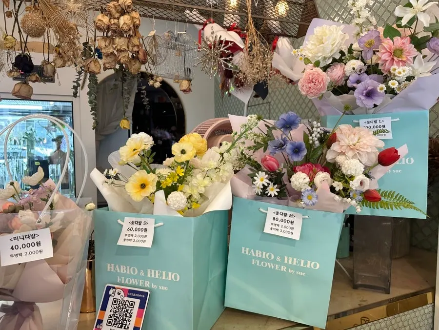 Flower gift section at Habio Flower by Su