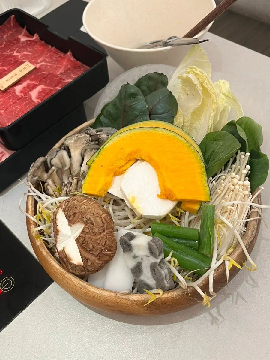 단호박과 숙주, 분모자가 포함된 야채 구성