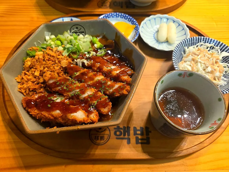 Tonkatsu curry topped with a large cutlet