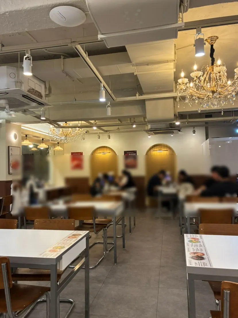 Table seating at Hekbap Konkuk University Main Branch