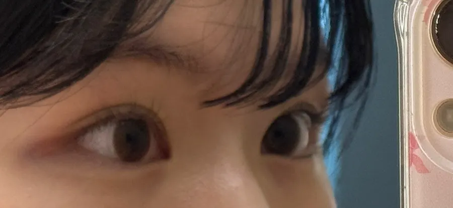 Self-cleansing area with makeup remover supplies