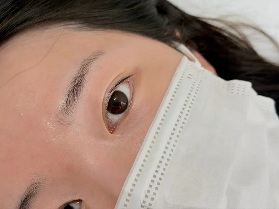 Before photo of short, drooping lashes prior to the lash lift