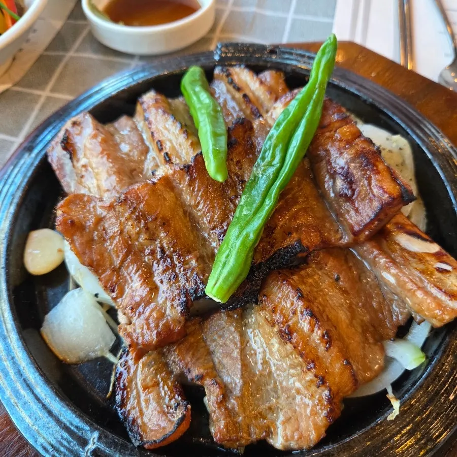 480도 화덕에서 구워낸 화덕돼지구이