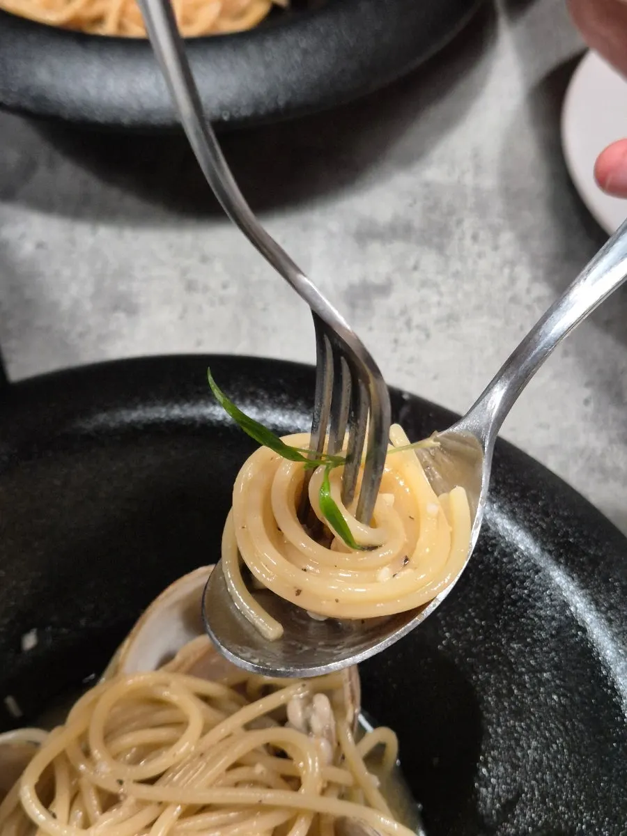 크리미한 비스큐 파스타 면 클로즈업