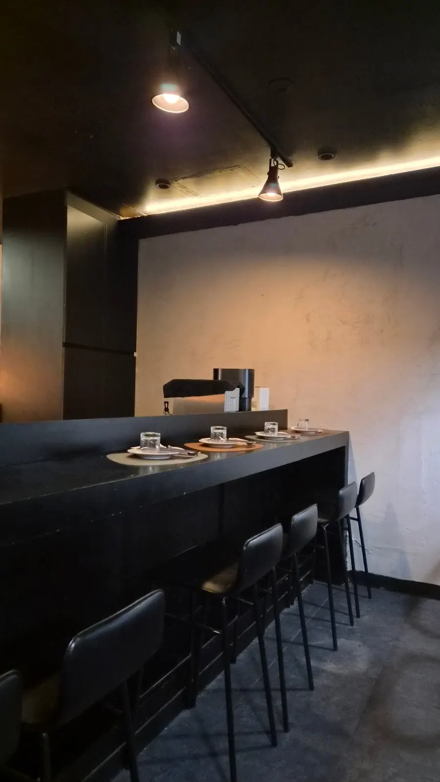 Standing bar seats at Hado, Suwon