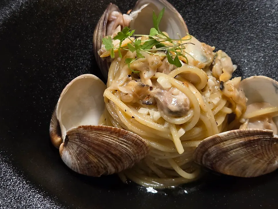 Two pasta dishes served as the main course at Hado