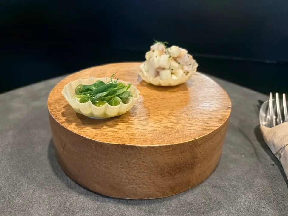 하도 기본코스 첫 순서로 나온 한입 타르트 두 종