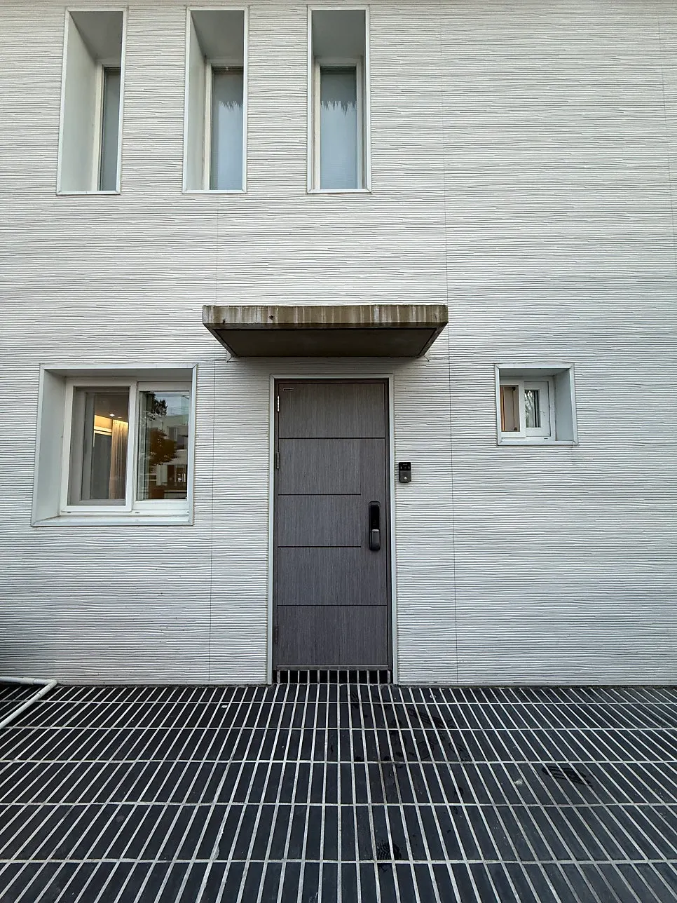 Room entrance with a private entry door