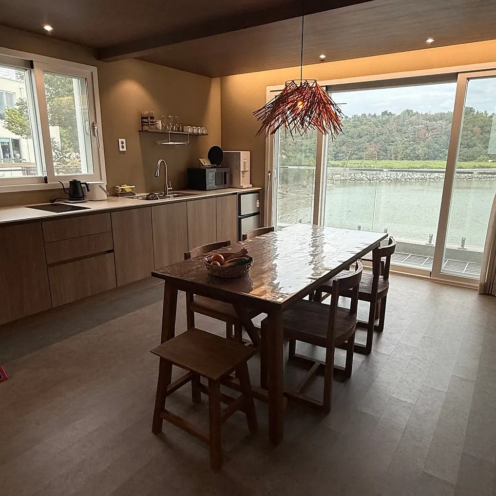 Aruncoast3 second-floor kitchen and dining area
