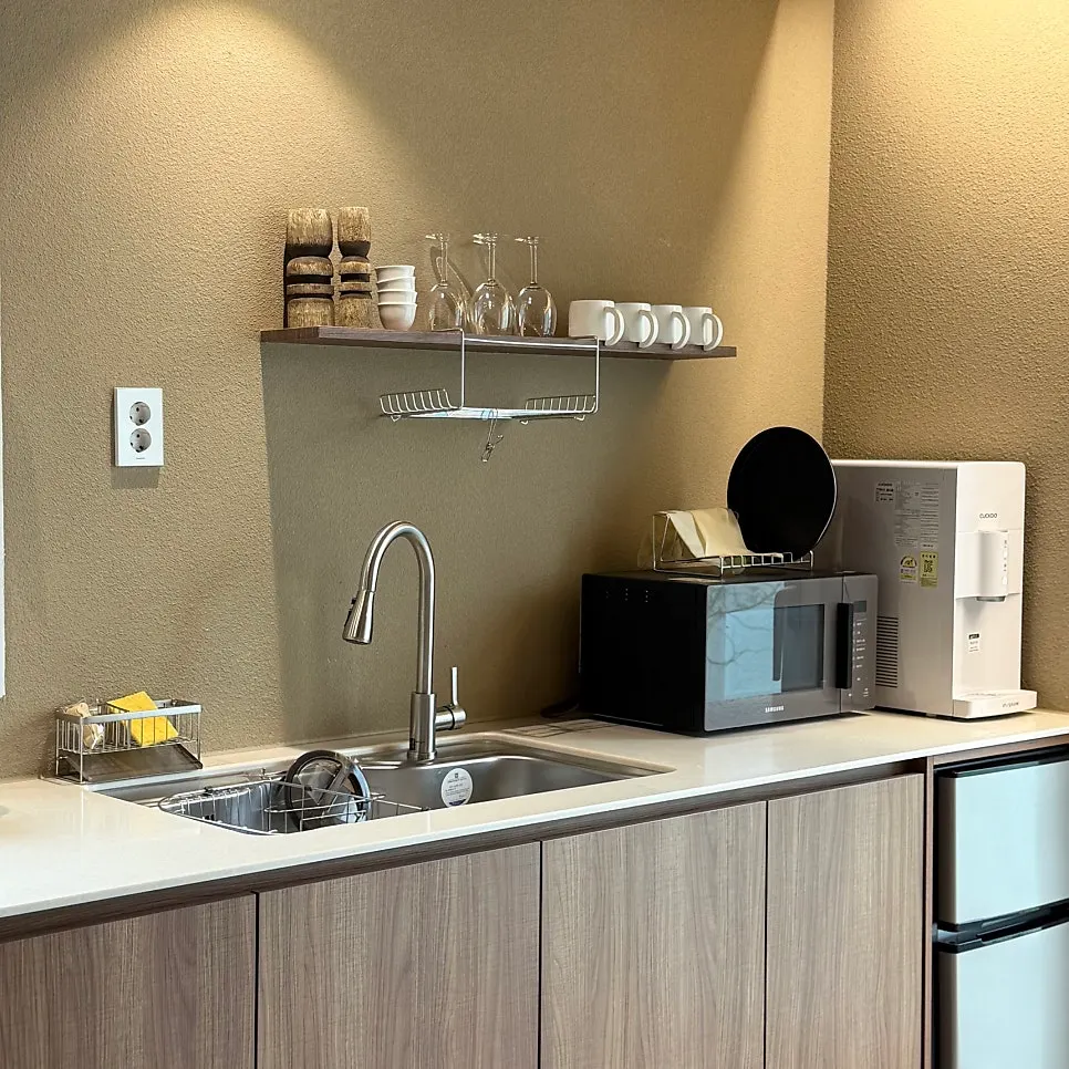 Second-floor kitchen dining area