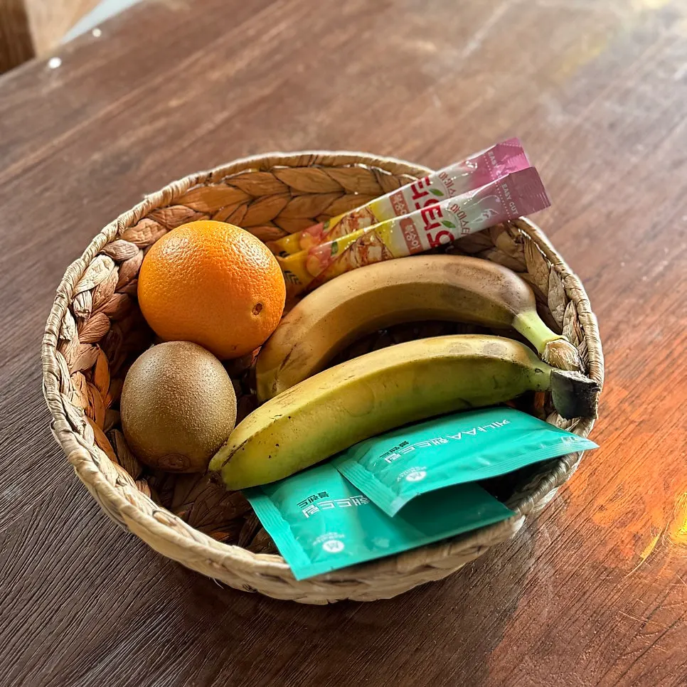 Welcome food with fruit in the room