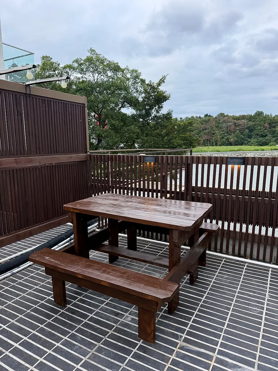 Second-floor outdoor barbecue area