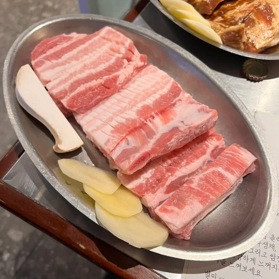 Close-up of plain ribs with a good fat-to-lean ratio