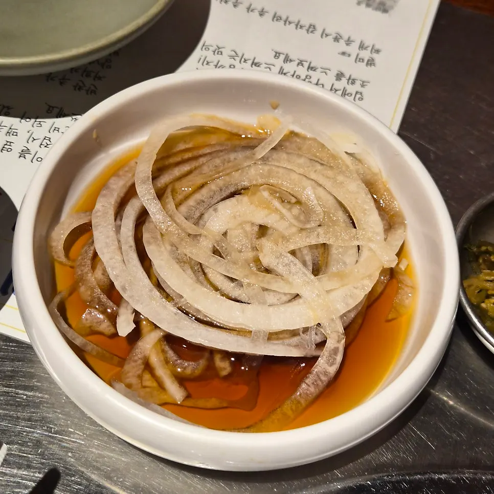 Side dishes served to pair with the meat
