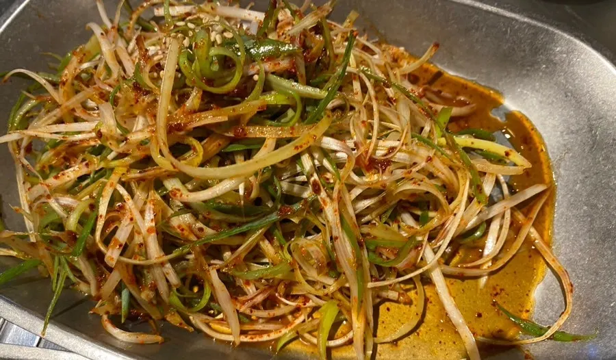 Side vegetables and the full table setting