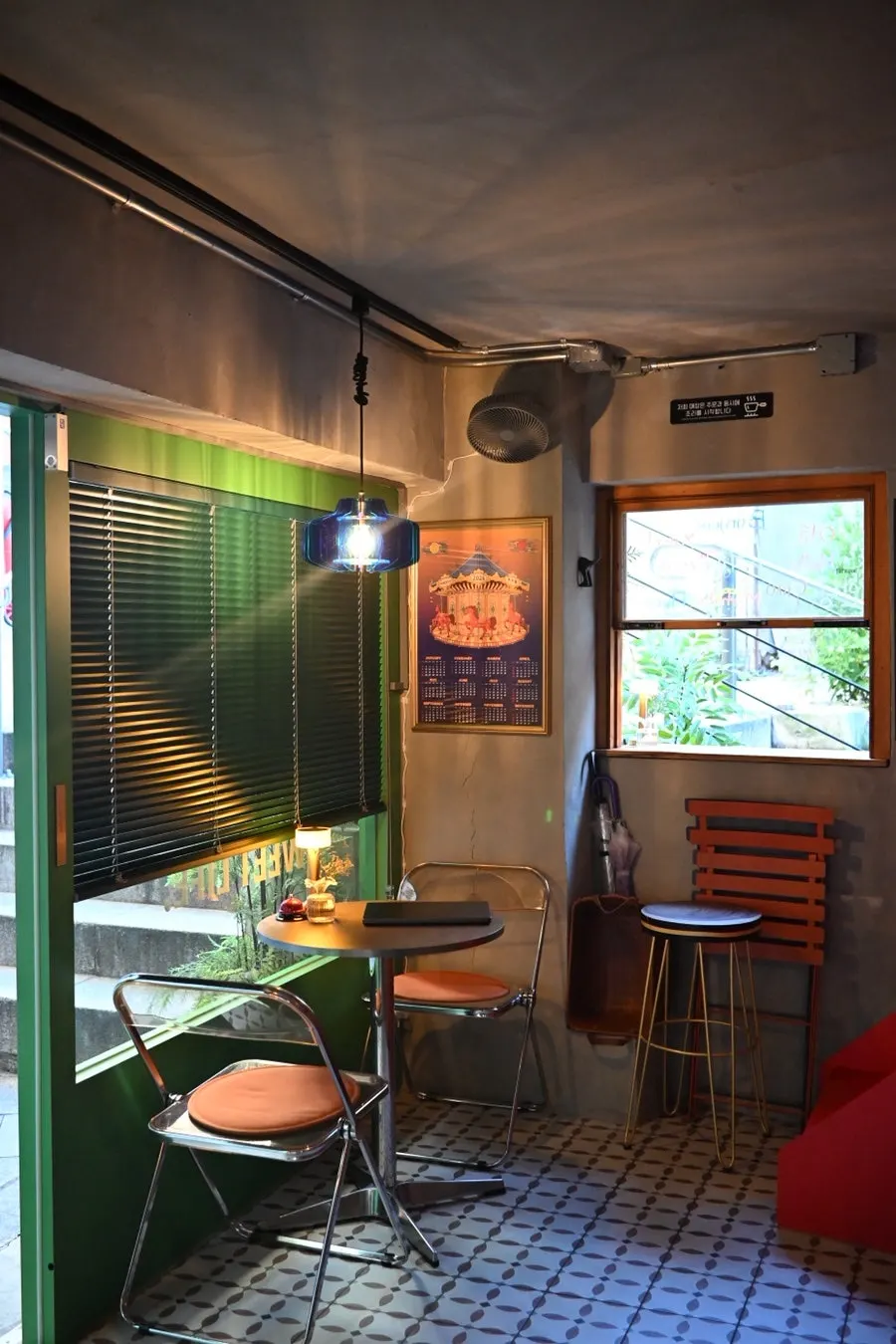 Vertical photo of Sugar Hill's indoor seating