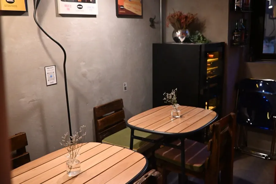 Sugar Hill's second-floor free seating area