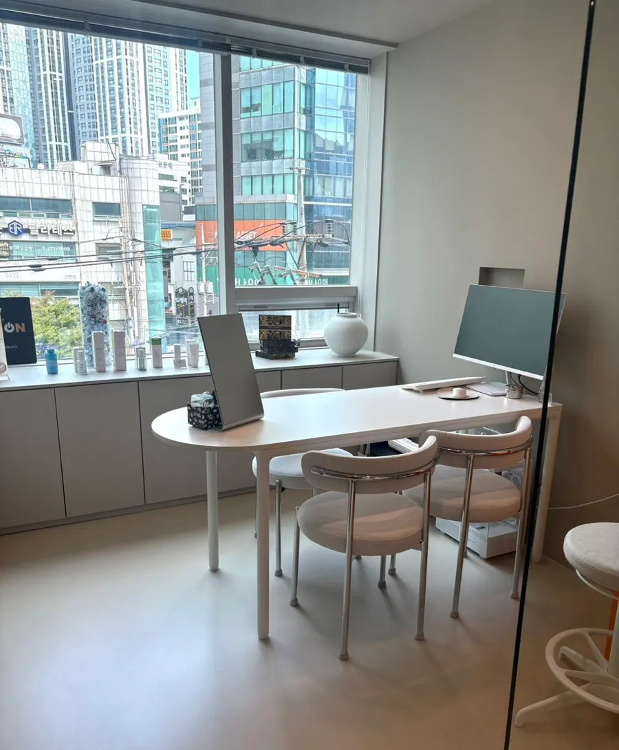 Interior of the esthetic-clinic-style consultation room