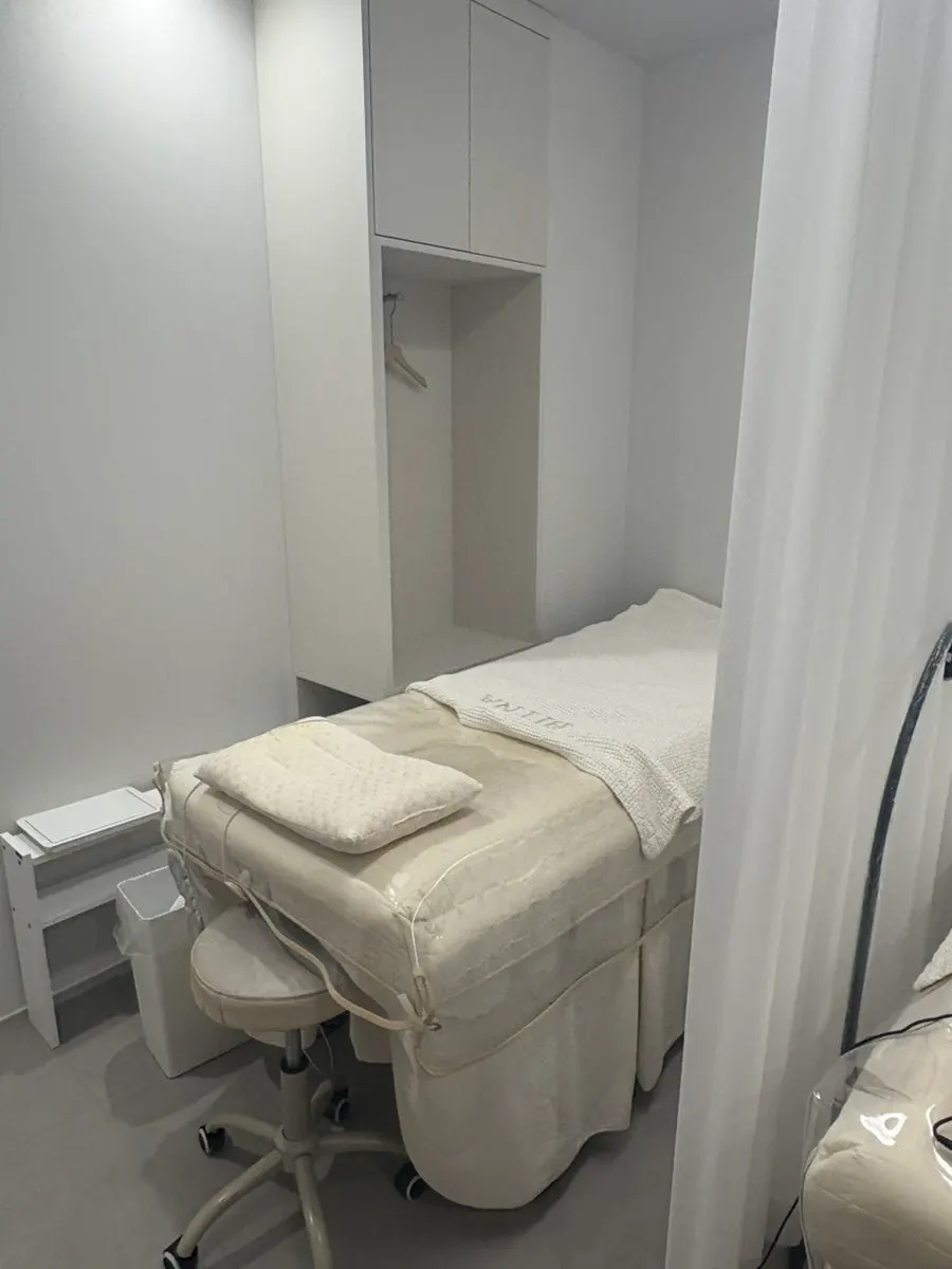 Private treatment room for the lash perm