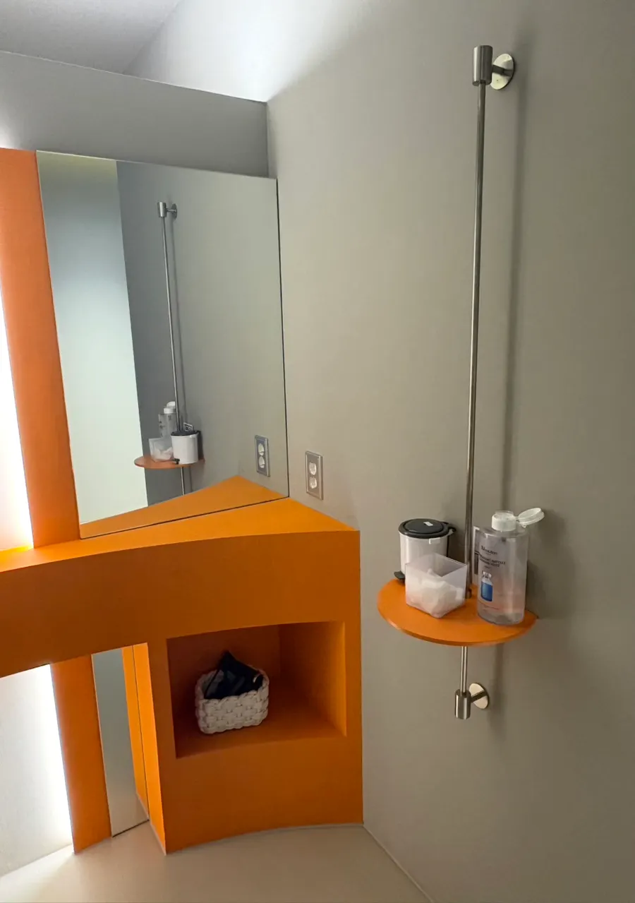 The shop's powder room