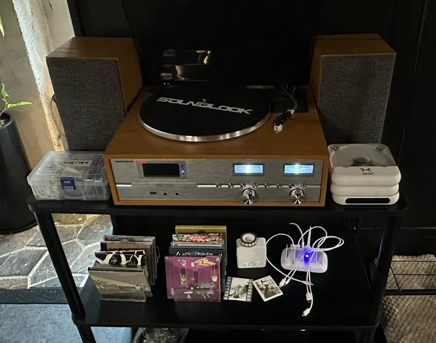 Turntable and charger in a corner of the restaurant