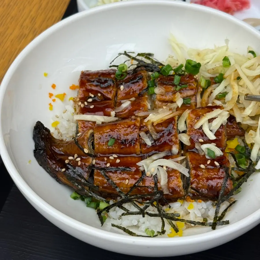 生姜がのったうな丼