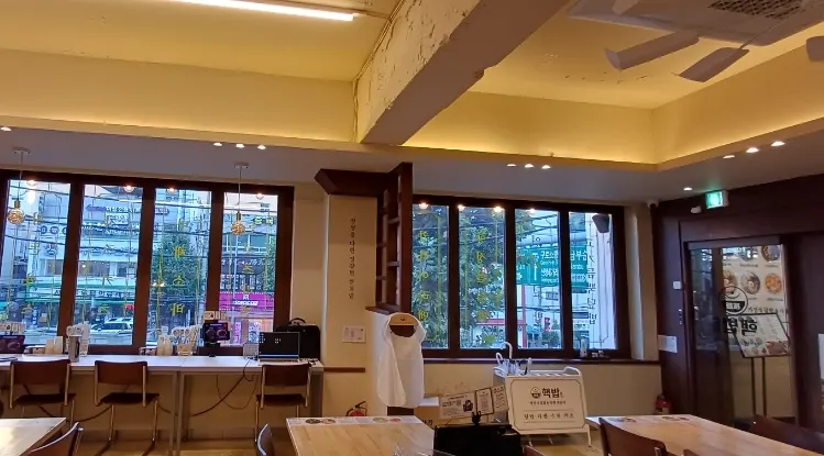 창가 1인석 바 테이블 좌석