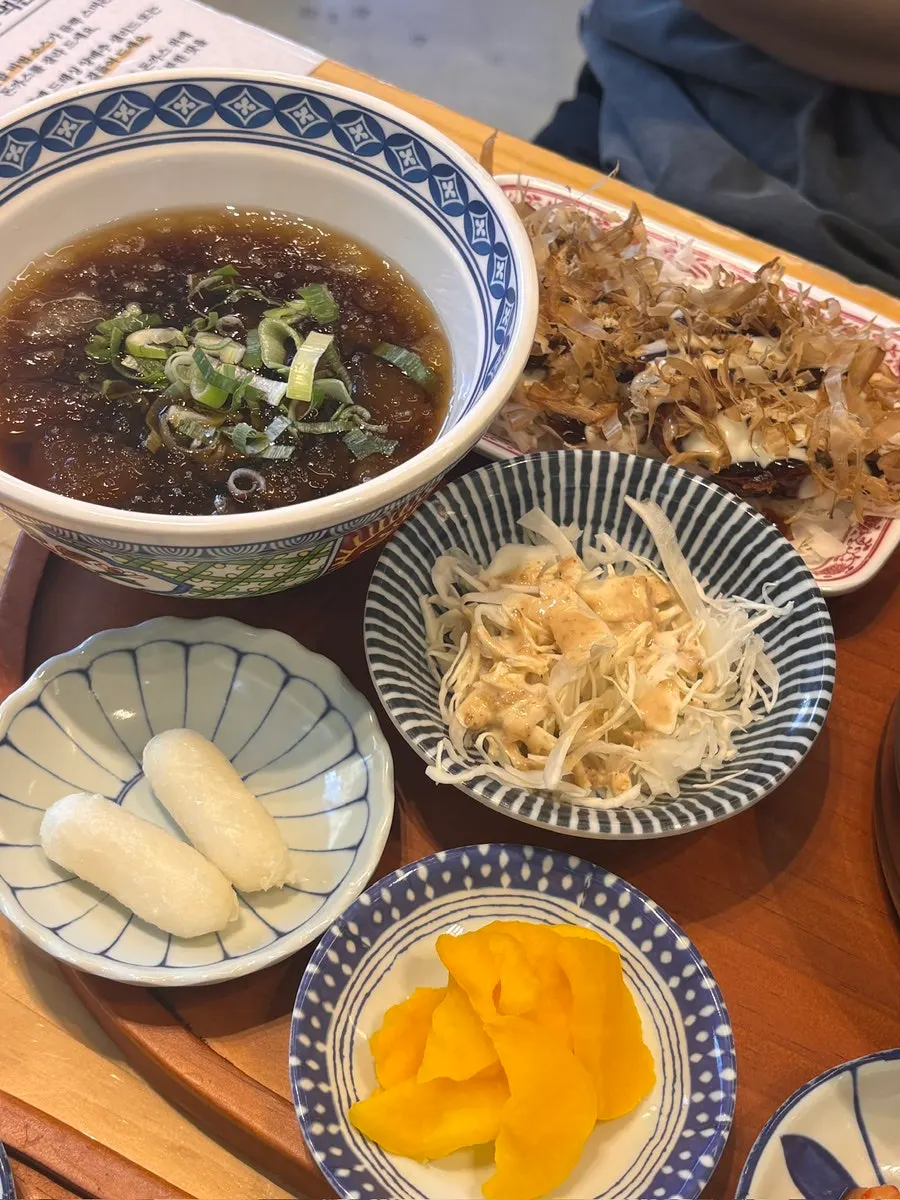 Jaru soba served on a bamboo mat