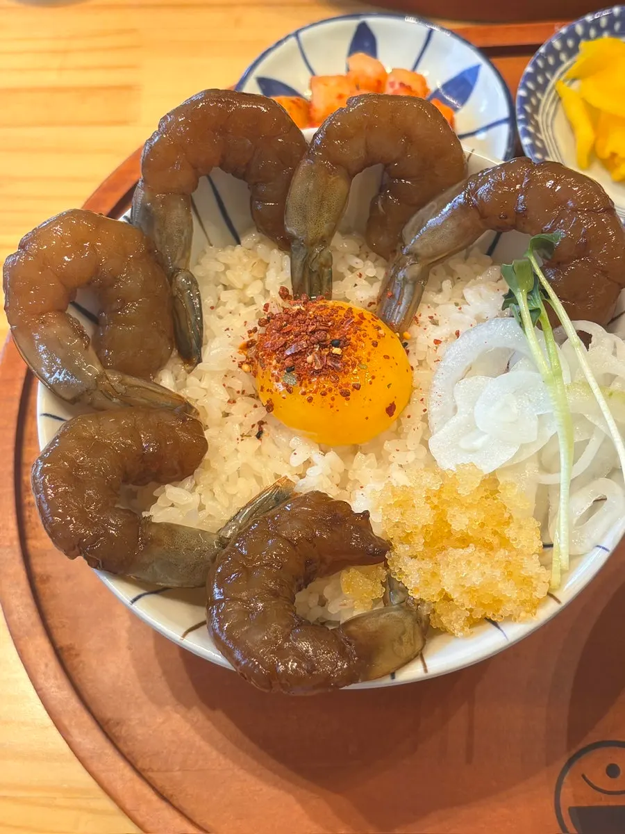 Full serving of the shrimp soy sauce rice bowl set
