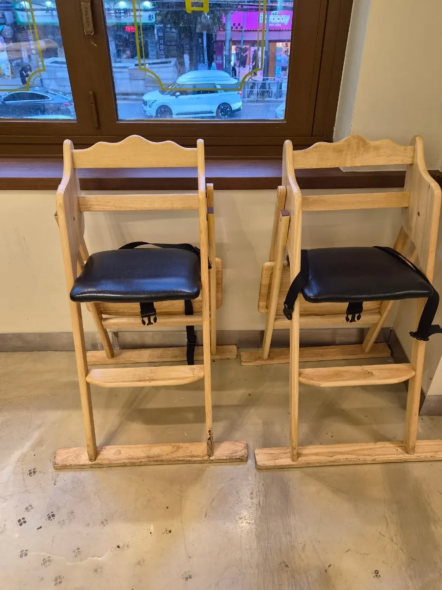 Generously spaced seating at Hekbap Kkachisan Branch