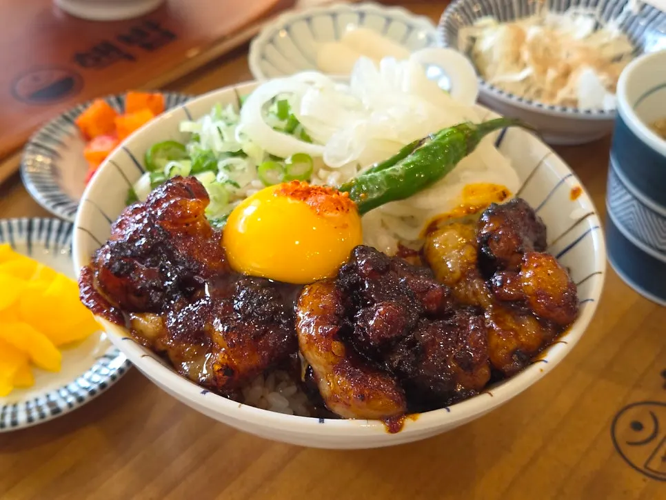 밥과 비벼 먹는 대창덮밥
