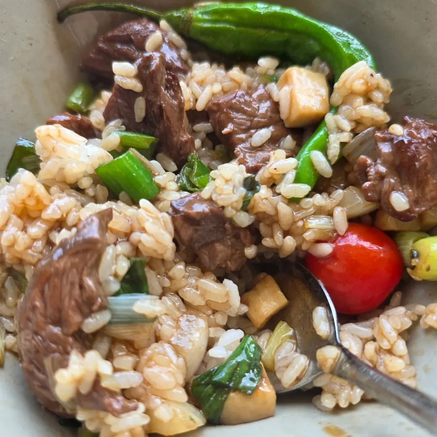 Cube steak rice bowl with equal parts meat and rice