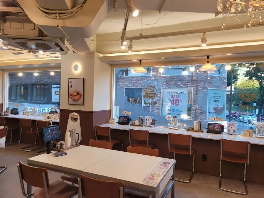 핵밥 건대본점 2층 입구 주변 모습